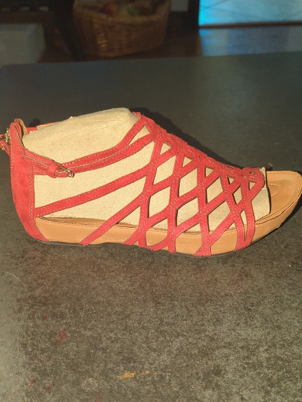 Earth Red Strappy Women's Sandals - Stylish Open-Toe Design - Picture 7 of 7